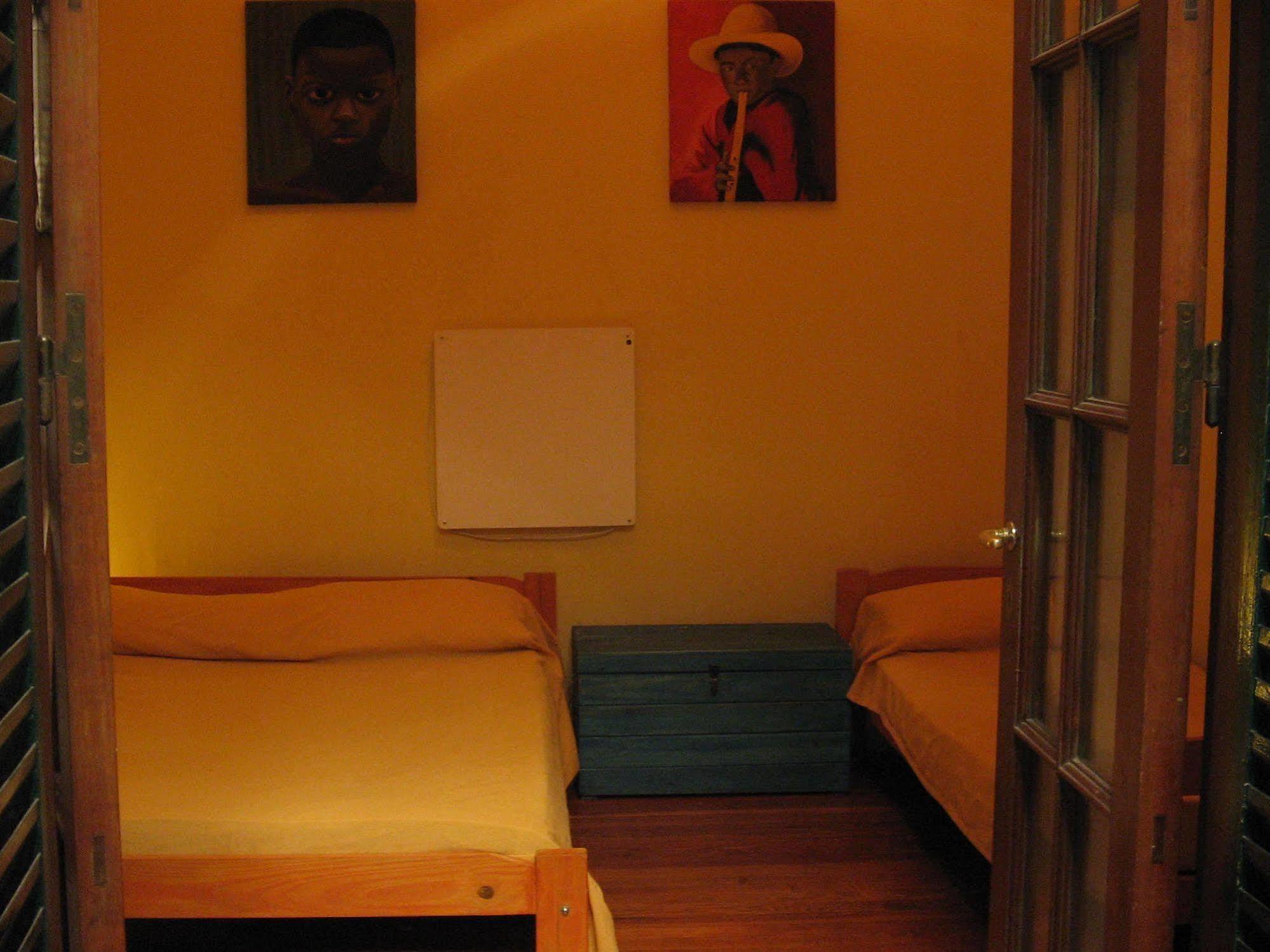 VI Luz Y Entre Hostel Buenos Aires Exterior photo